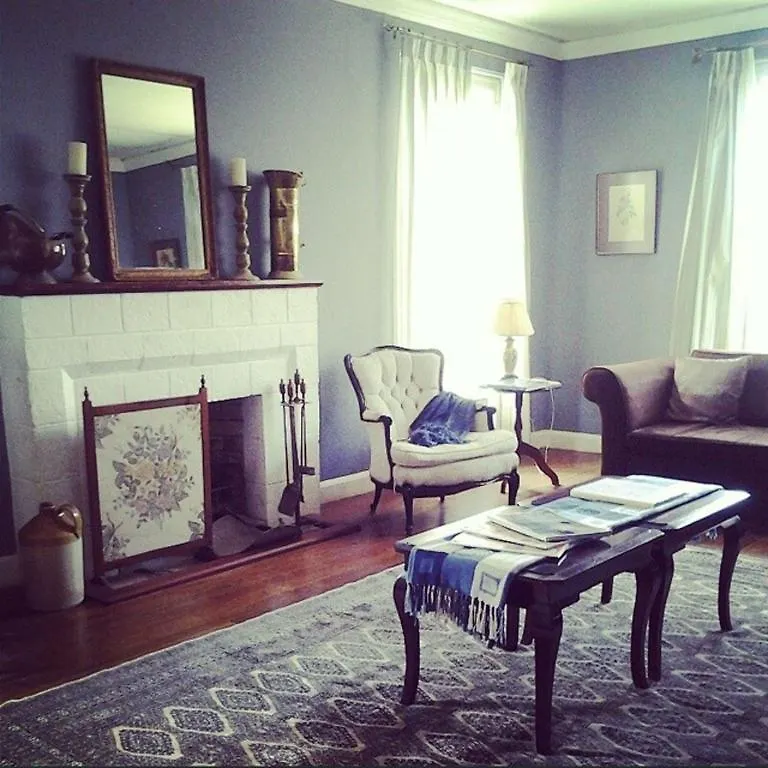 June Plum Bed And Breakfast Mandeville Jamaika
