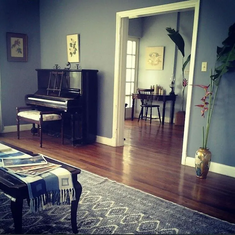 June Plum Bed And Breakfast Mandeville 3*,  Jamaika